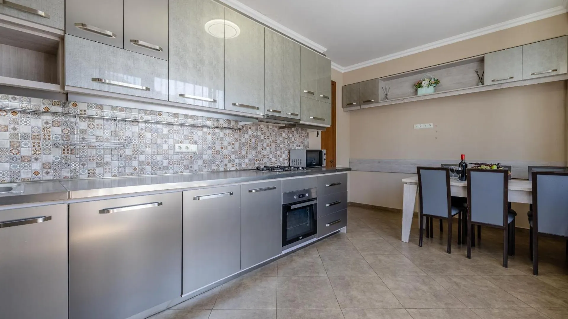 Spacious Apartment In The City Center II Tbiliszi