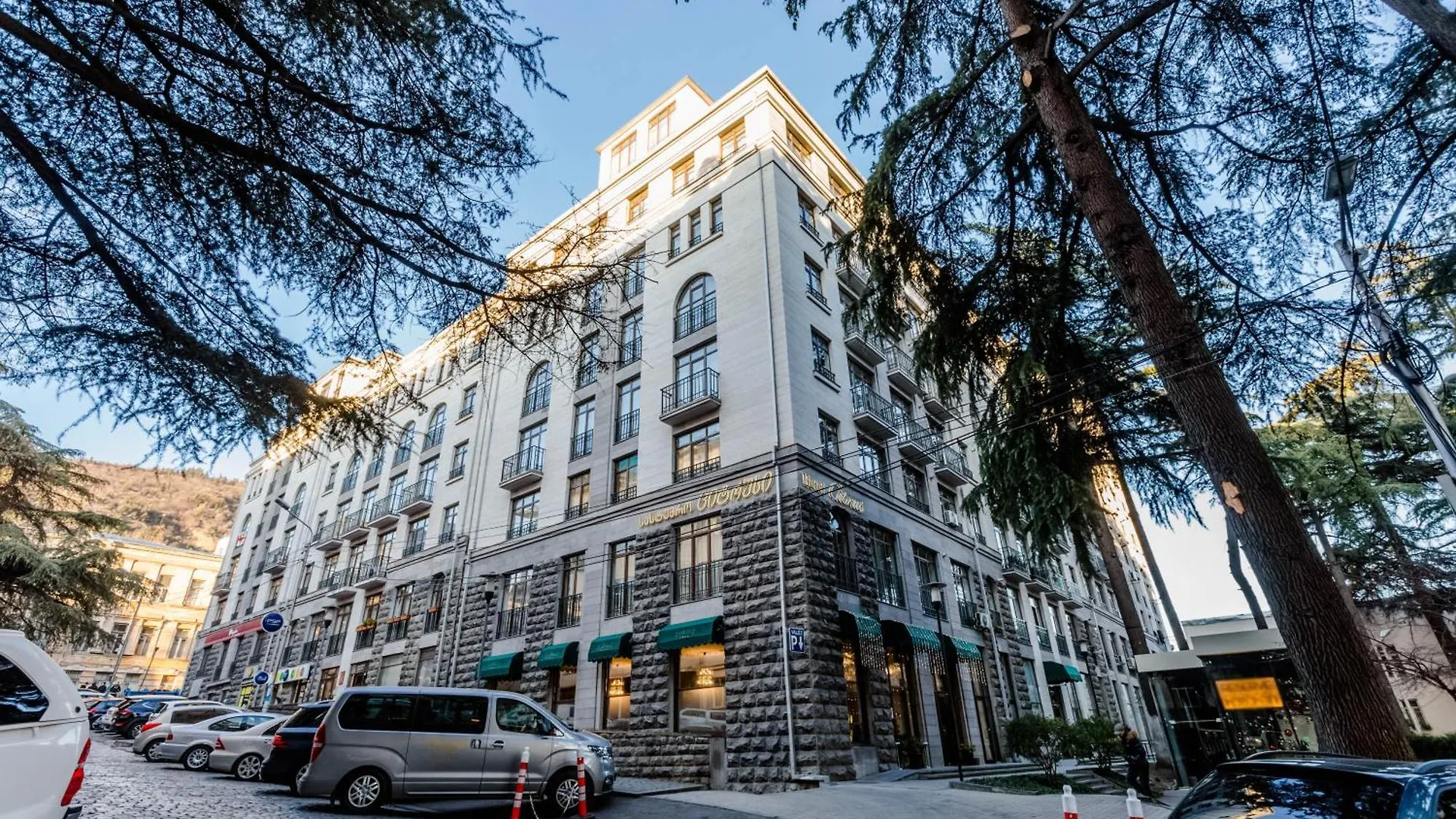 Spacious Apartment In The City Center II Tbiliszi